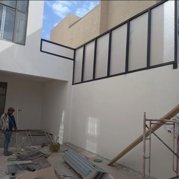 سواتر لكسان (Lexan) بتصميم أنيق ومودرن.